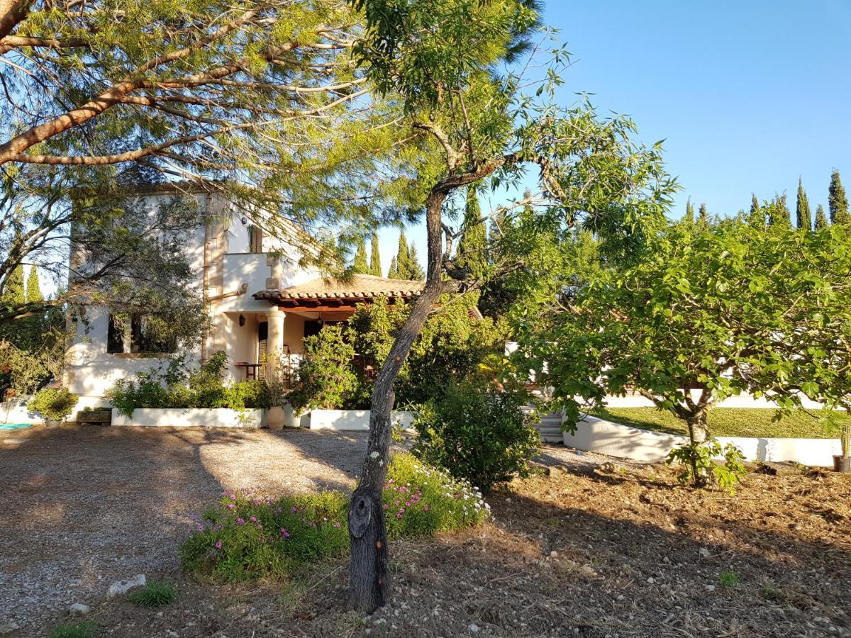 Villa Milagro - 3 Bedroom Finca Style Villa With Pool Near Golf Course/Beaches - Air Cond. Pollenca Exterior photo